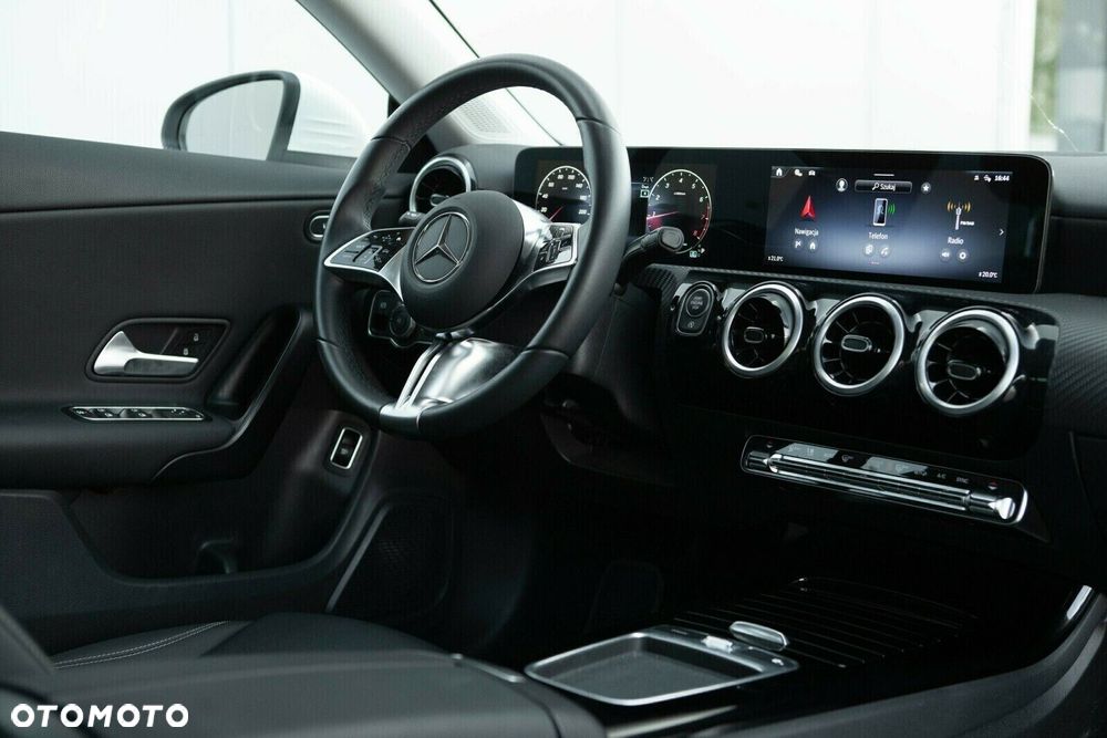 Mercedes-Benz CLA 200 mHEV 7G-DCT - 22