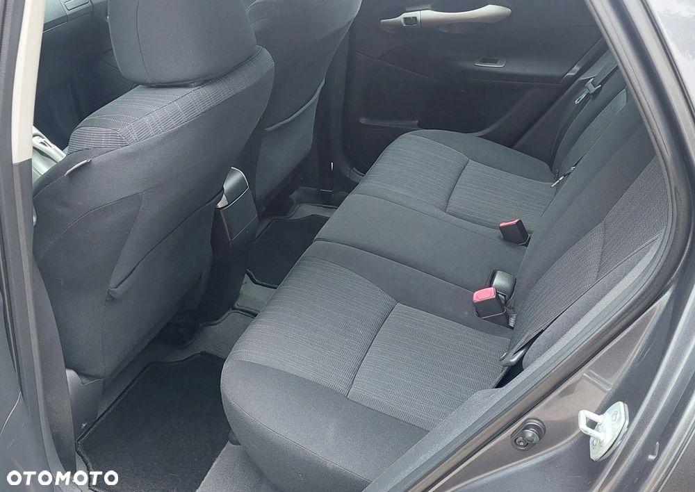 Toyota Auris 1.4 D-4D - 16