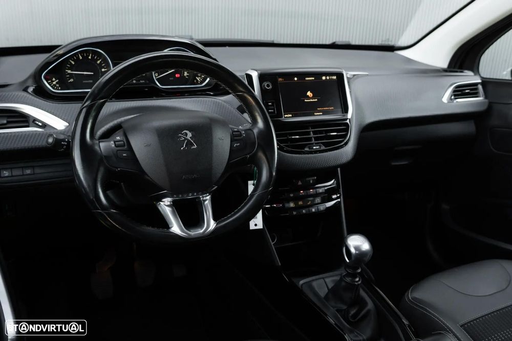 Peugeot 2008 1.2 PureTech Allure - 8