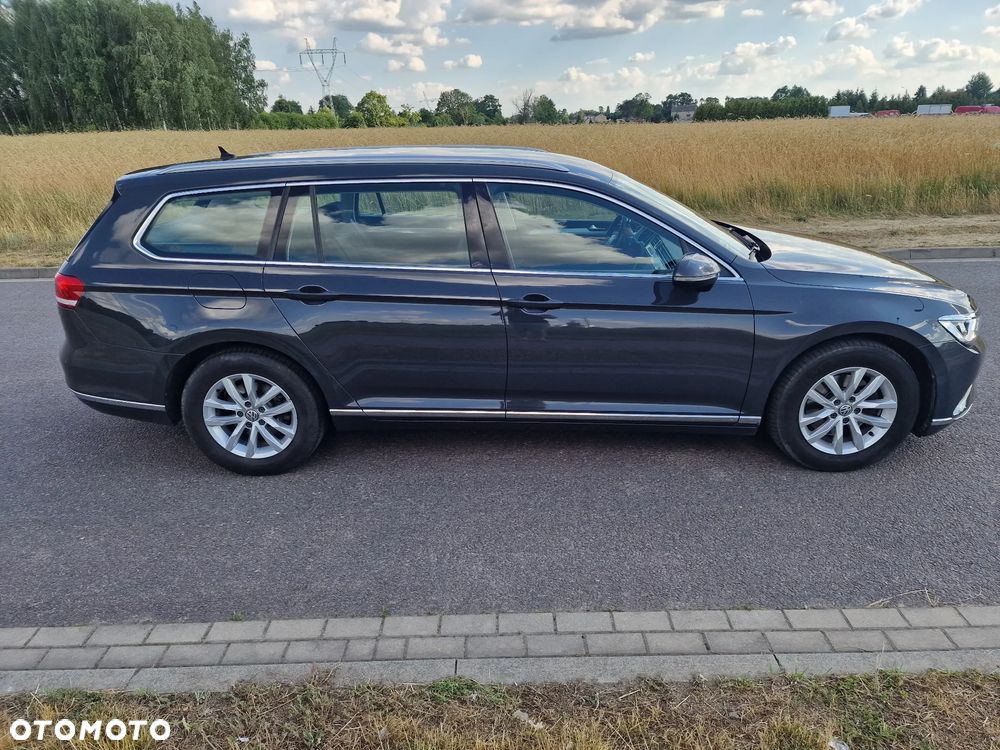 Volkswagen Passat - 11