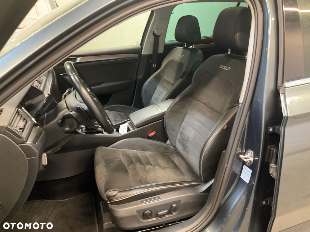 Skoda Superb 2.0 TDI SCR 4x4 Scout DSG - 29