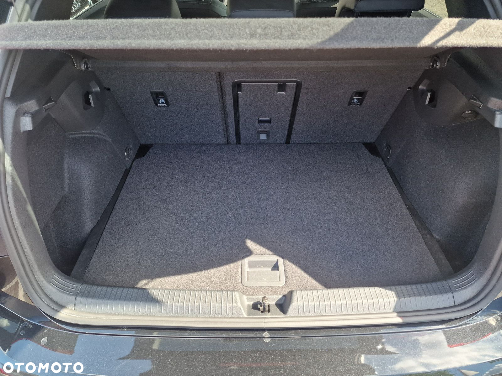 Volkswagen Golf - 13
