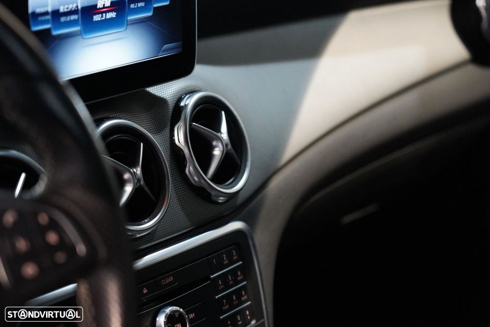 Mercedes-Benz GLA 180 d - 16