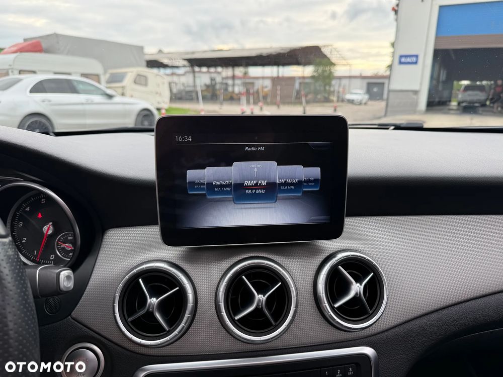 Mercedes-Benz CLA 220 4Matic 7G-DCT AMG Line - 19