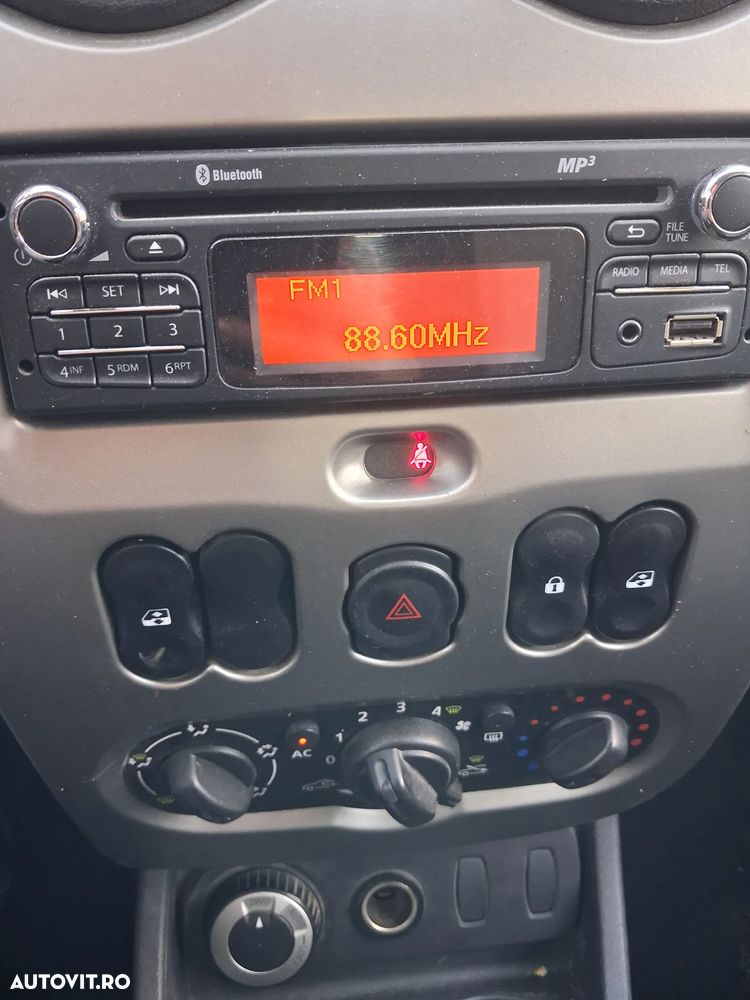 Dacia Duster 1.6 16V 105 4x4 Prestige - 11