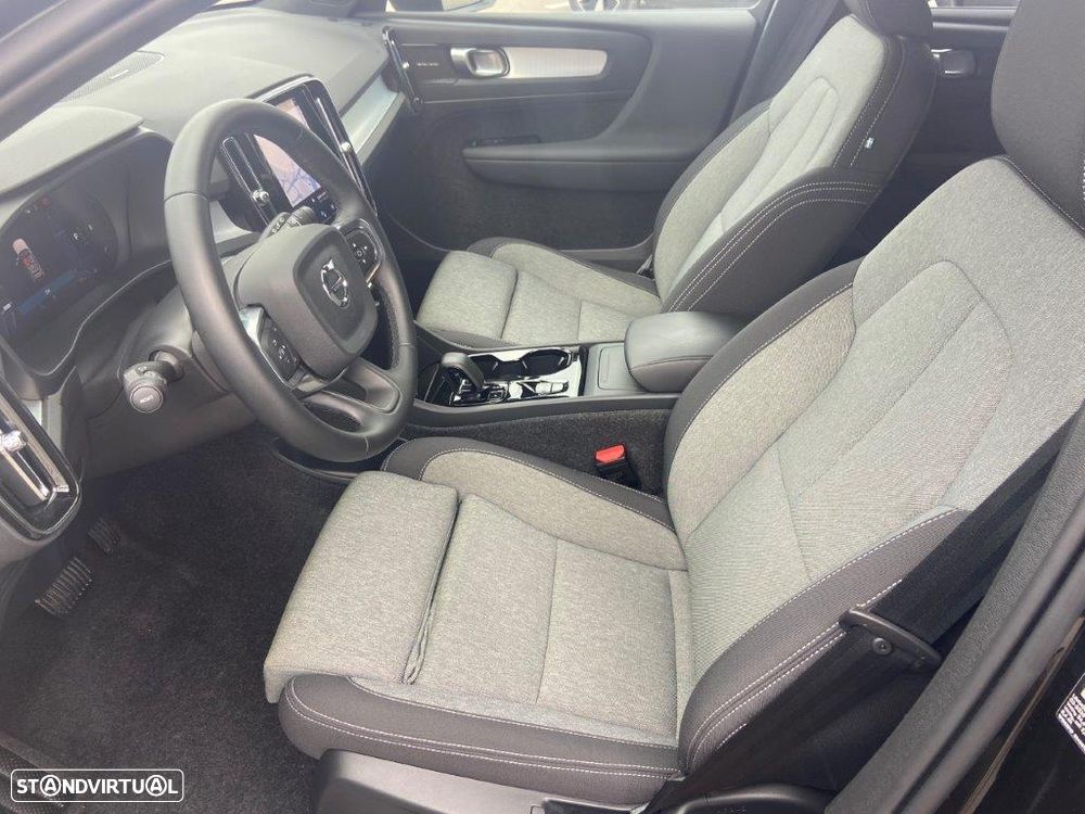 Volvo XC 40 2.0 B3 Black Edition - 11