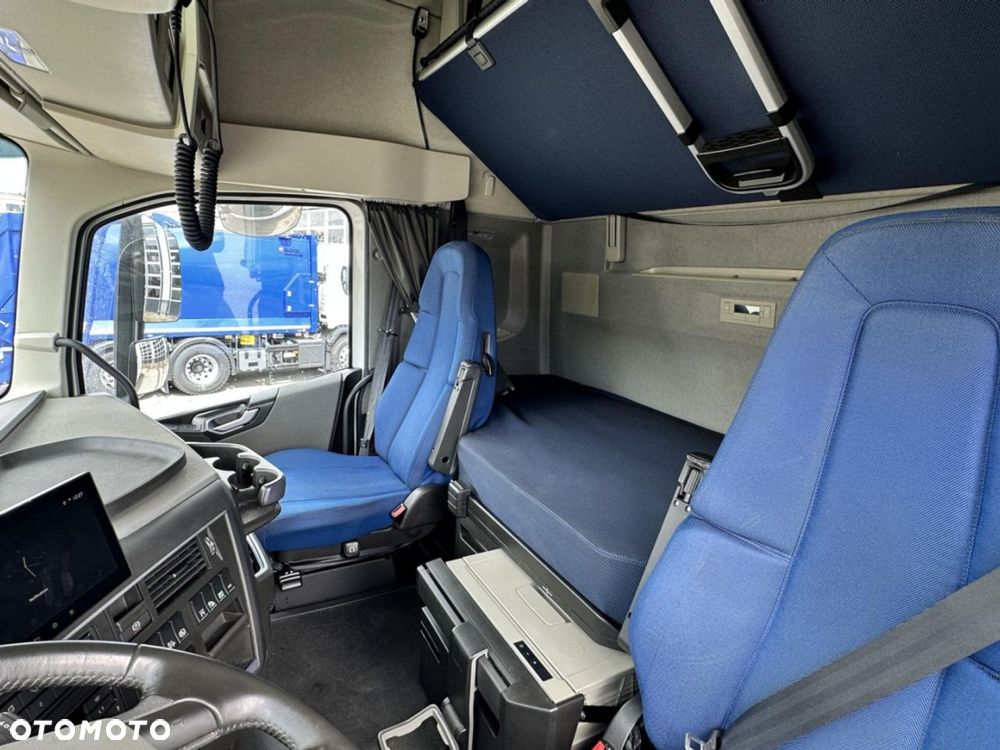 Volvo FH 4X2 460 Globetrotter XL - 13