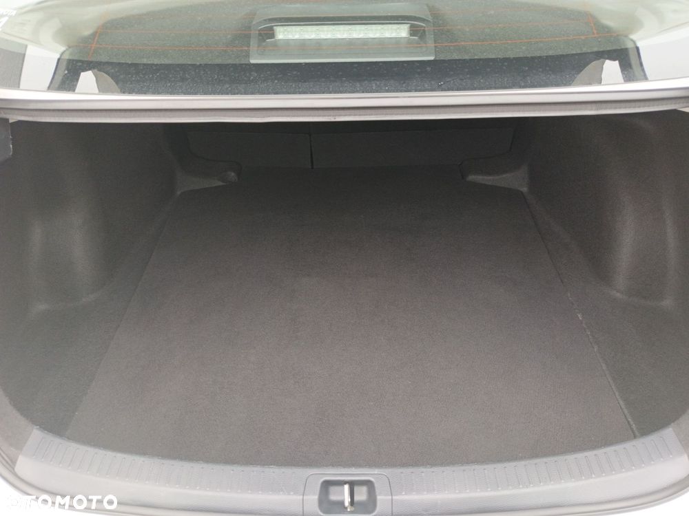 Toyota Corolla - 12