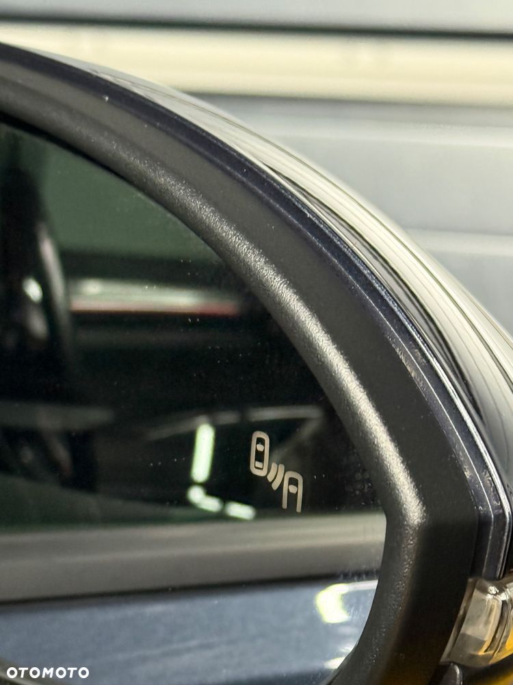 Volkswagen Golf - 9