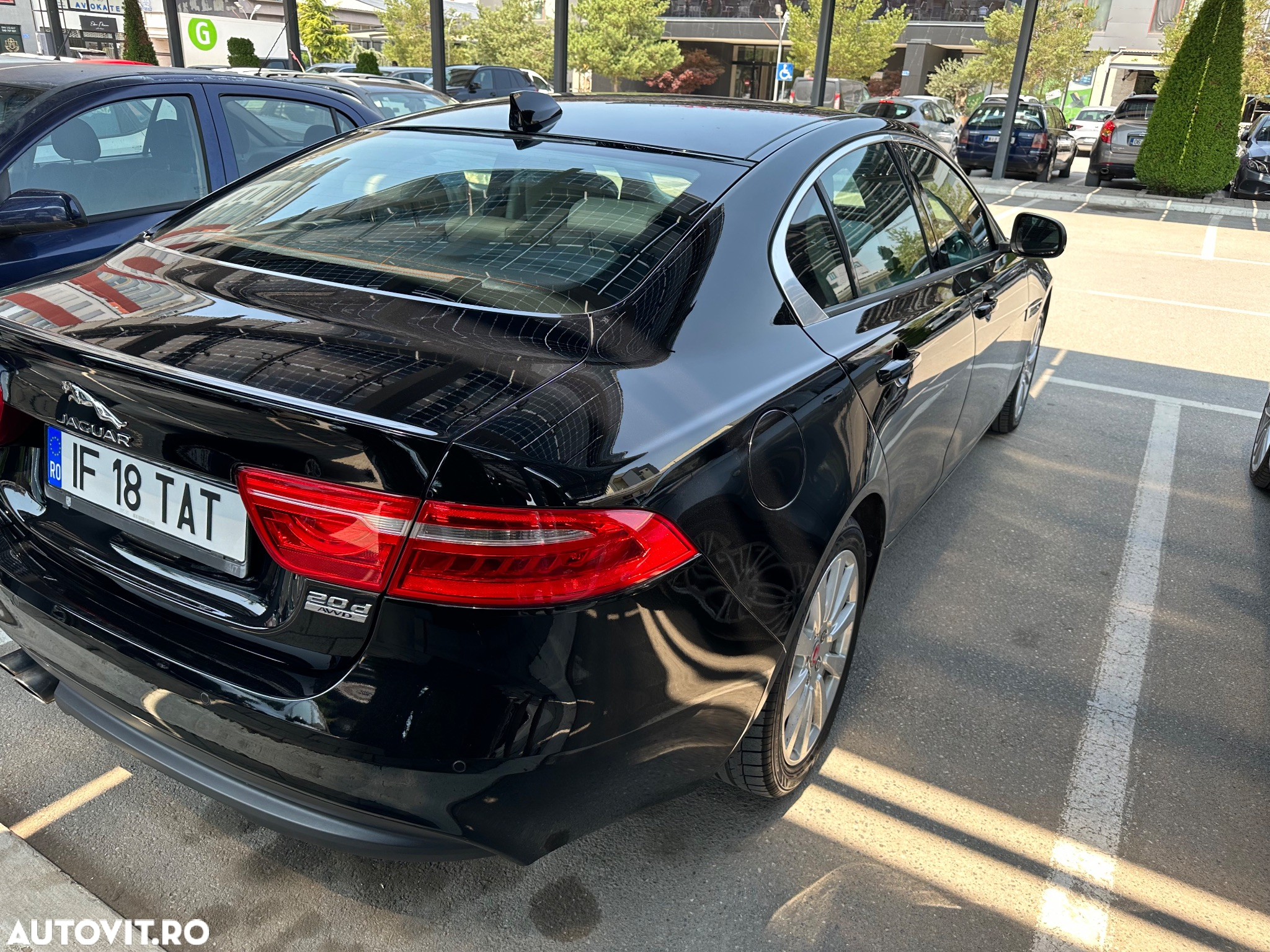 Jaguar XE - 5
