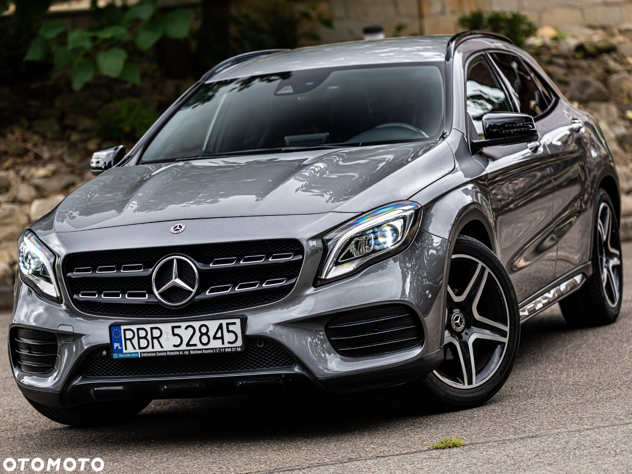 Mercedes-Benz GLA 180 7G-DCT AMG Line - 2