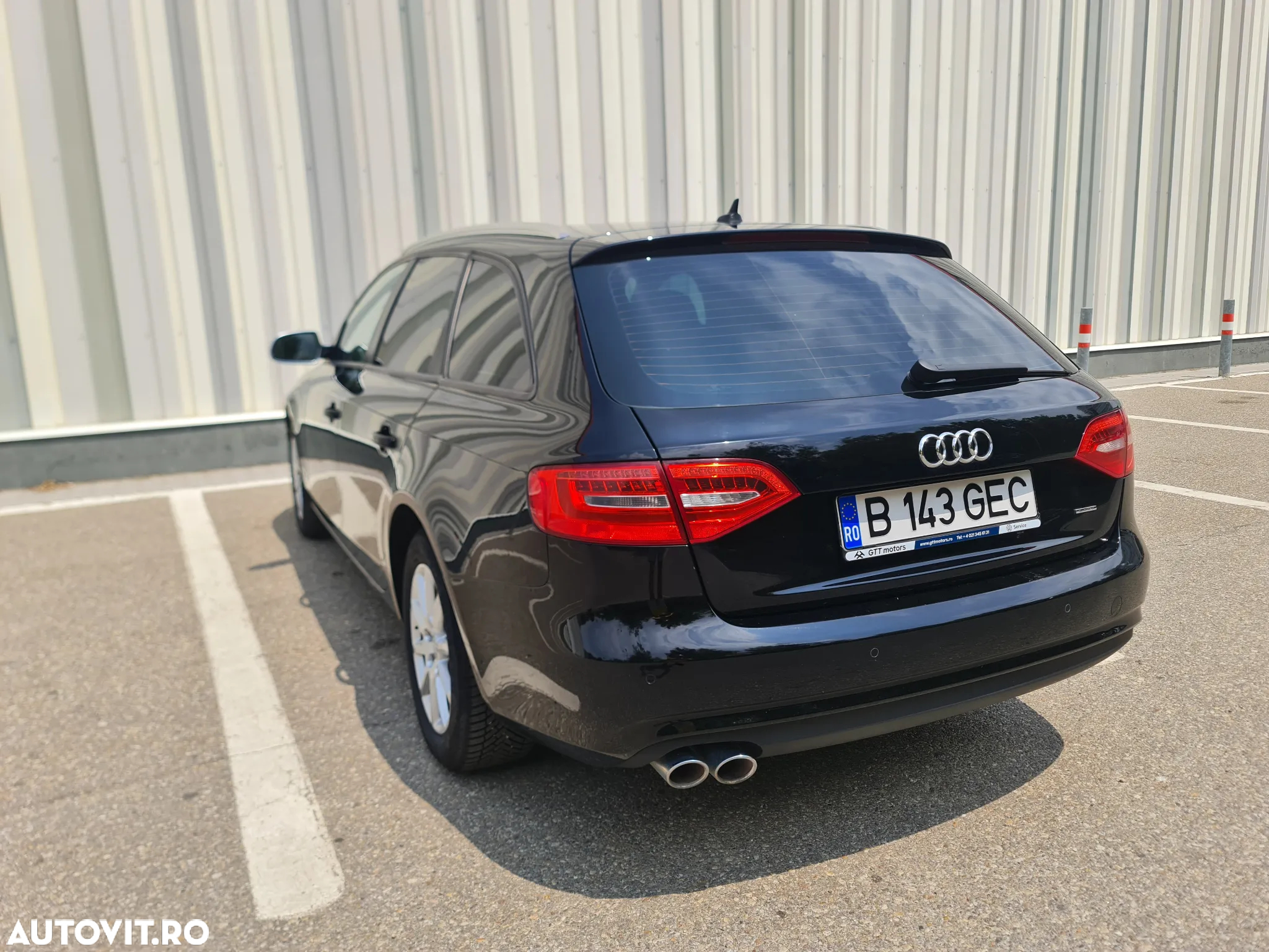 Audi A4 Avant 2.0 40 TDI quattro S tronic Advanced - 4