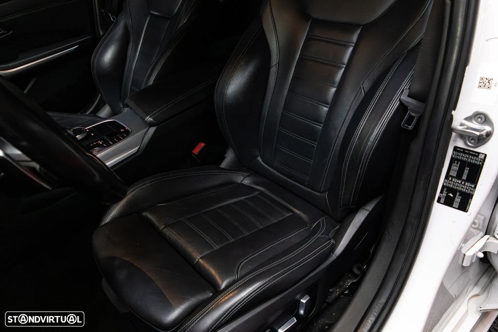 BMW 330 i Pack M Shadow Auto - 17