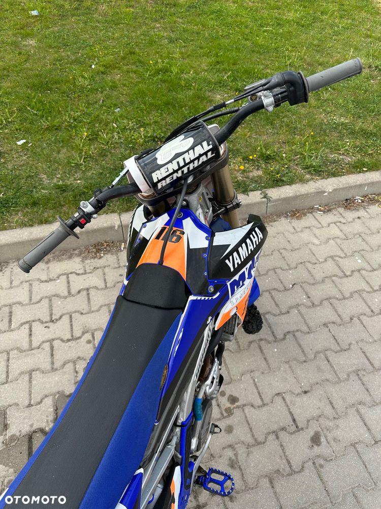 Yamaha YZF - 4