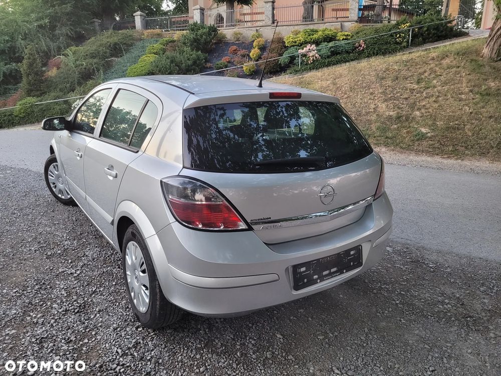 Opel Astra 1.6 Innovation - 29