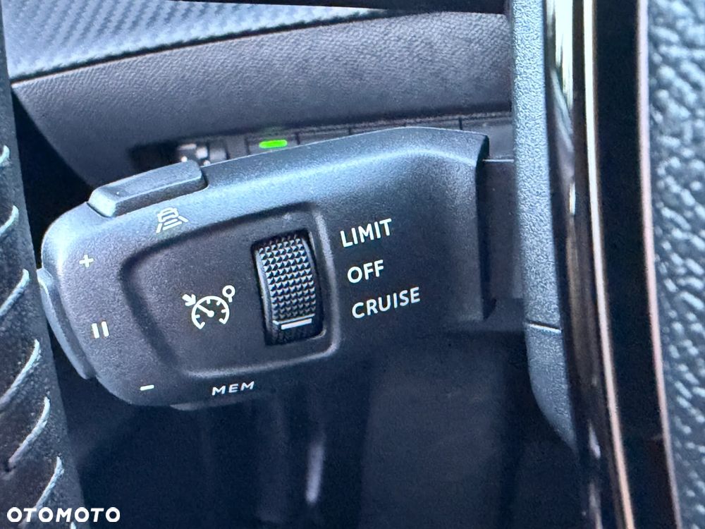 Peugeot 208 Elektromotor 136 Allure Pack - 20
