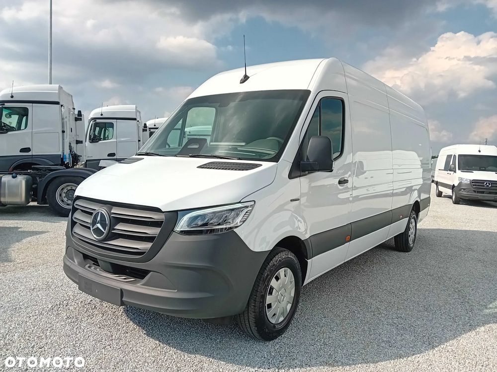 Mercedes-Benz eSprinter 320e - 4
