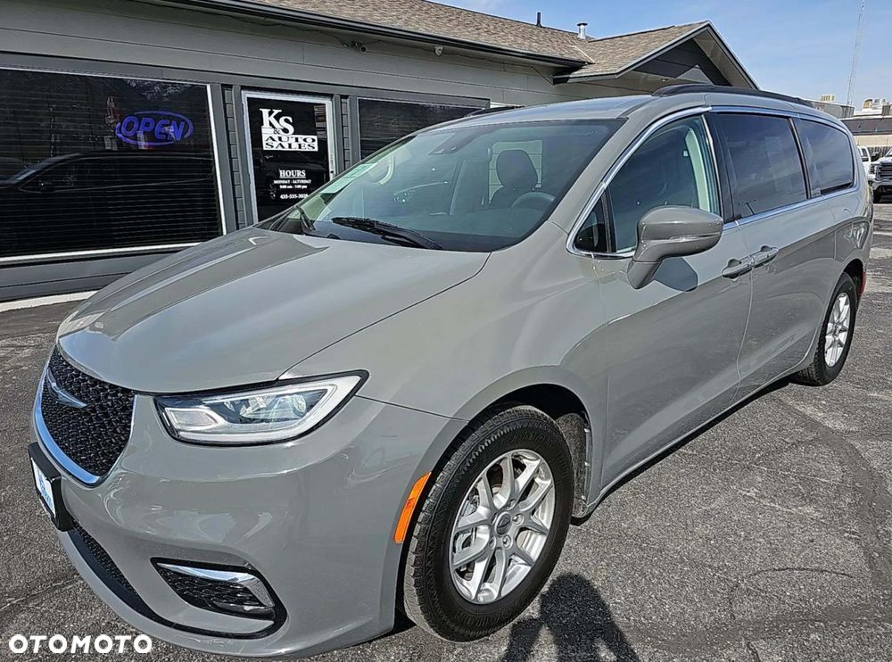 Chrysler Pacifica - 1