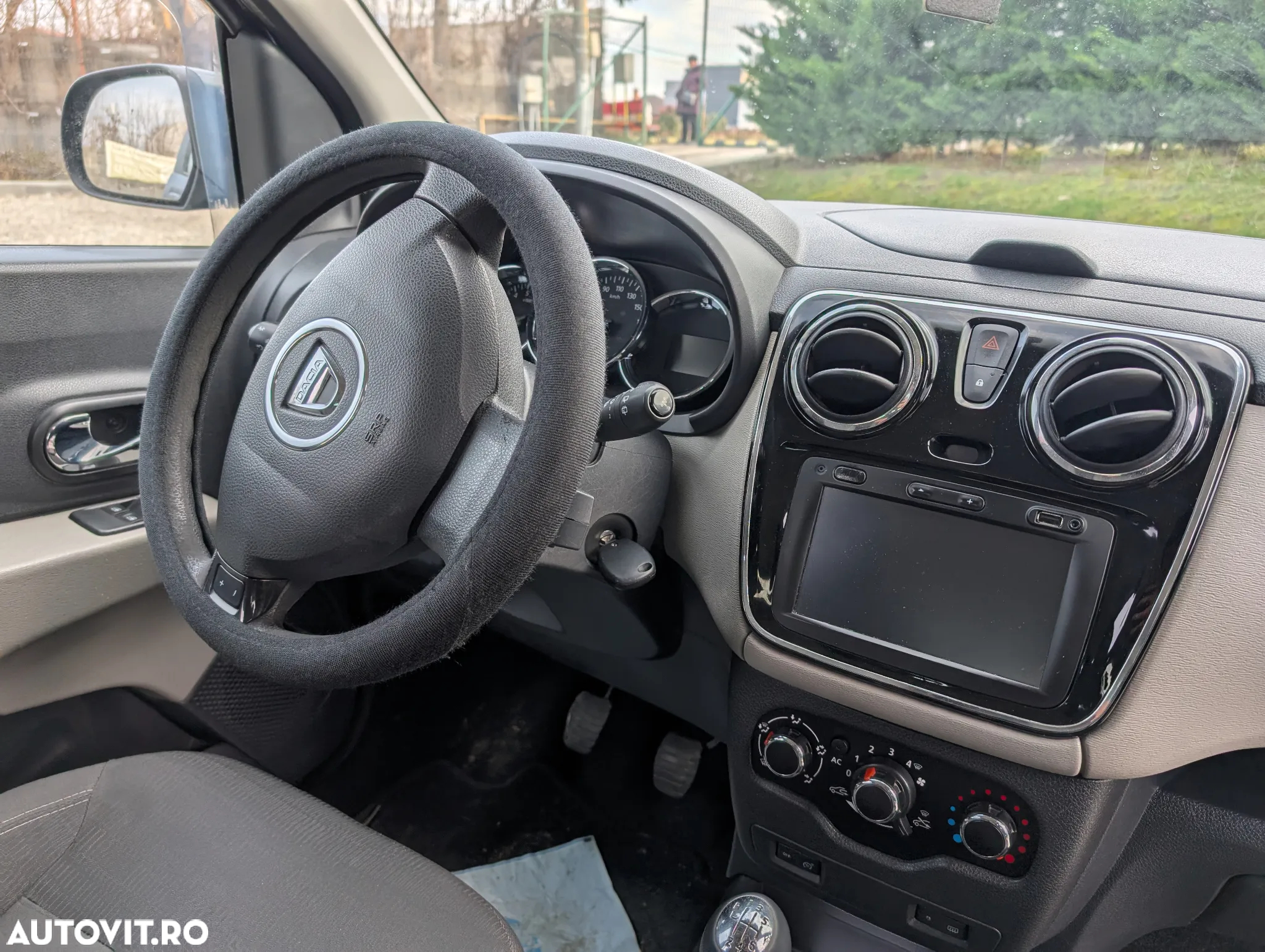 Dacia Lodgy 1.5 dCi Laureate - 11