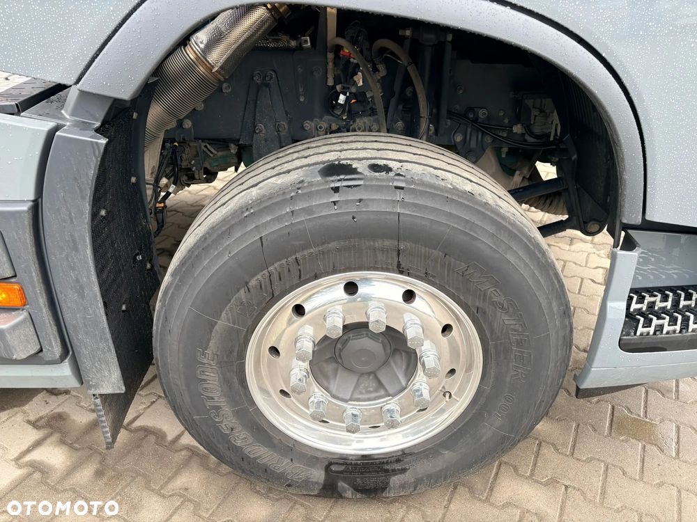 Volvo FH750 6x4 Euro 6, dwuobwodowa hydraulika - 36