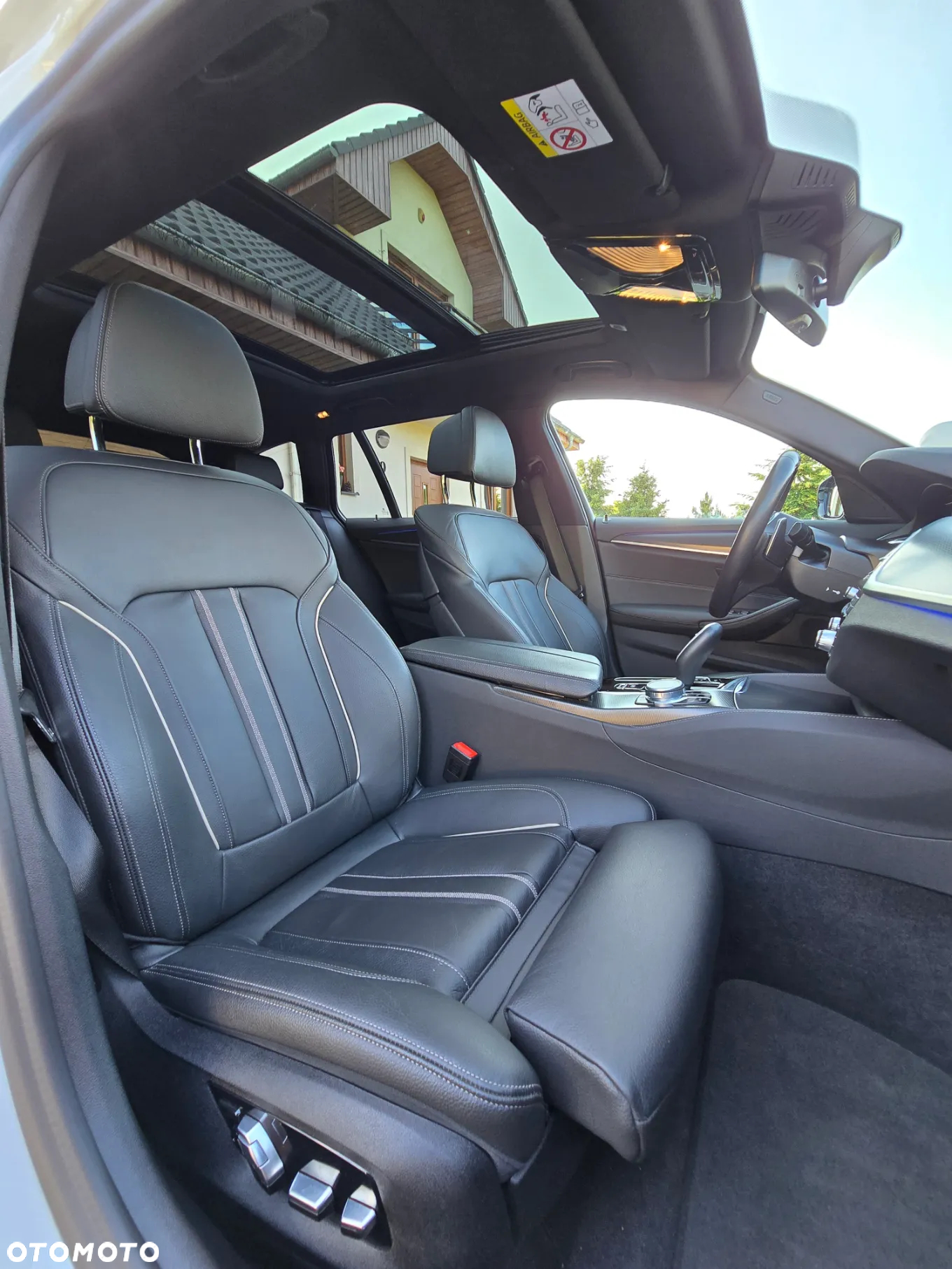 BMW Seria 5 520d xDrive Touring M Sport Edition - 18