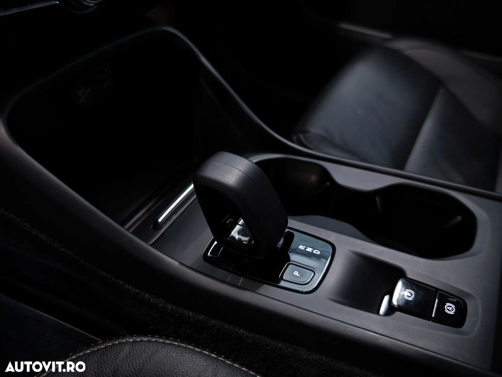 Volvo XC 40 T5 Recharge DKG Inscription Expression - 19