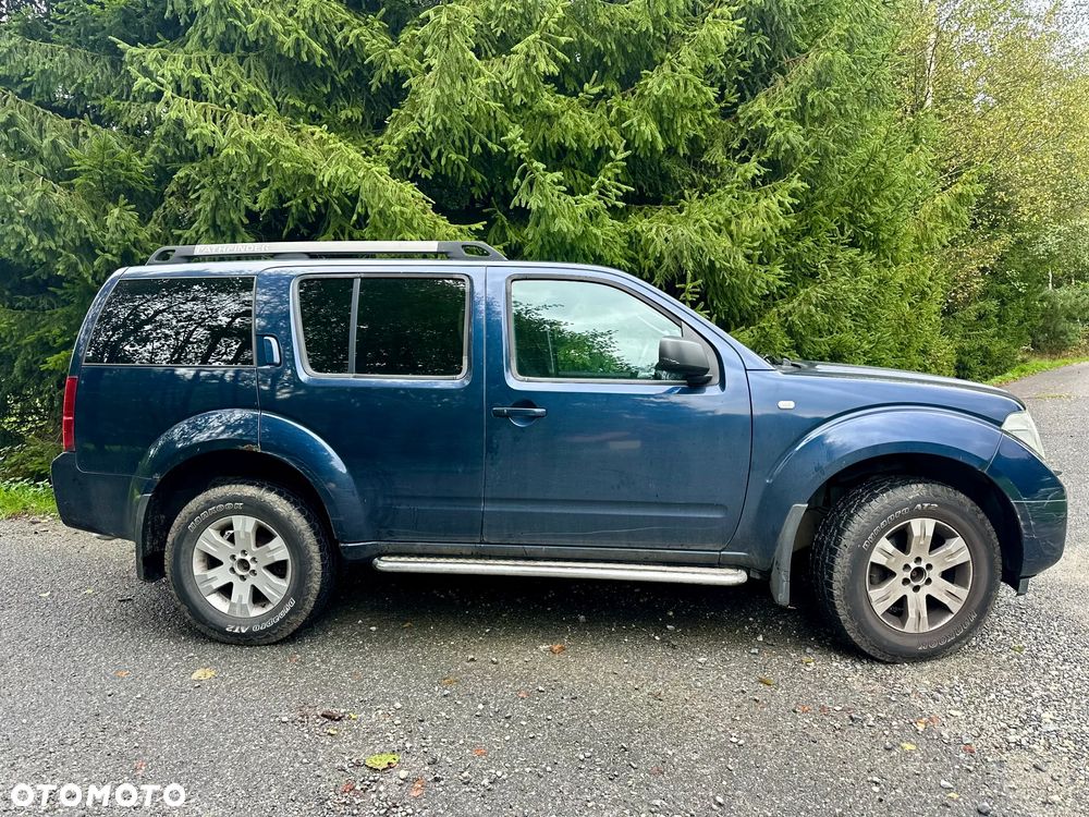 Nissan Pathfinder - 2