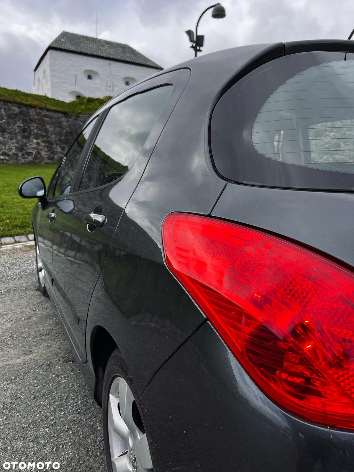 Peugeot 308 - 8