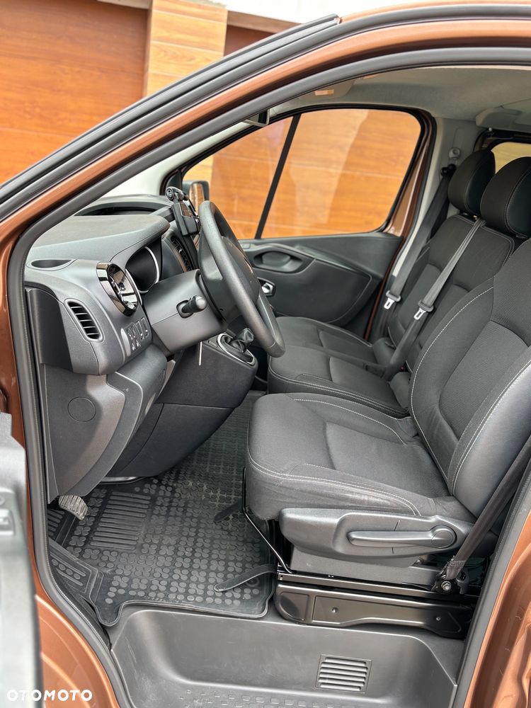 Renault Trafic Grand 2.0 dCi - 9