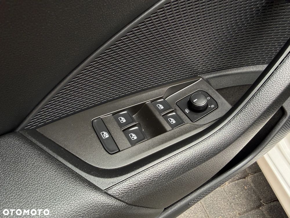 Skoda Octavia 2.0 TDI Ambition DSG - 39