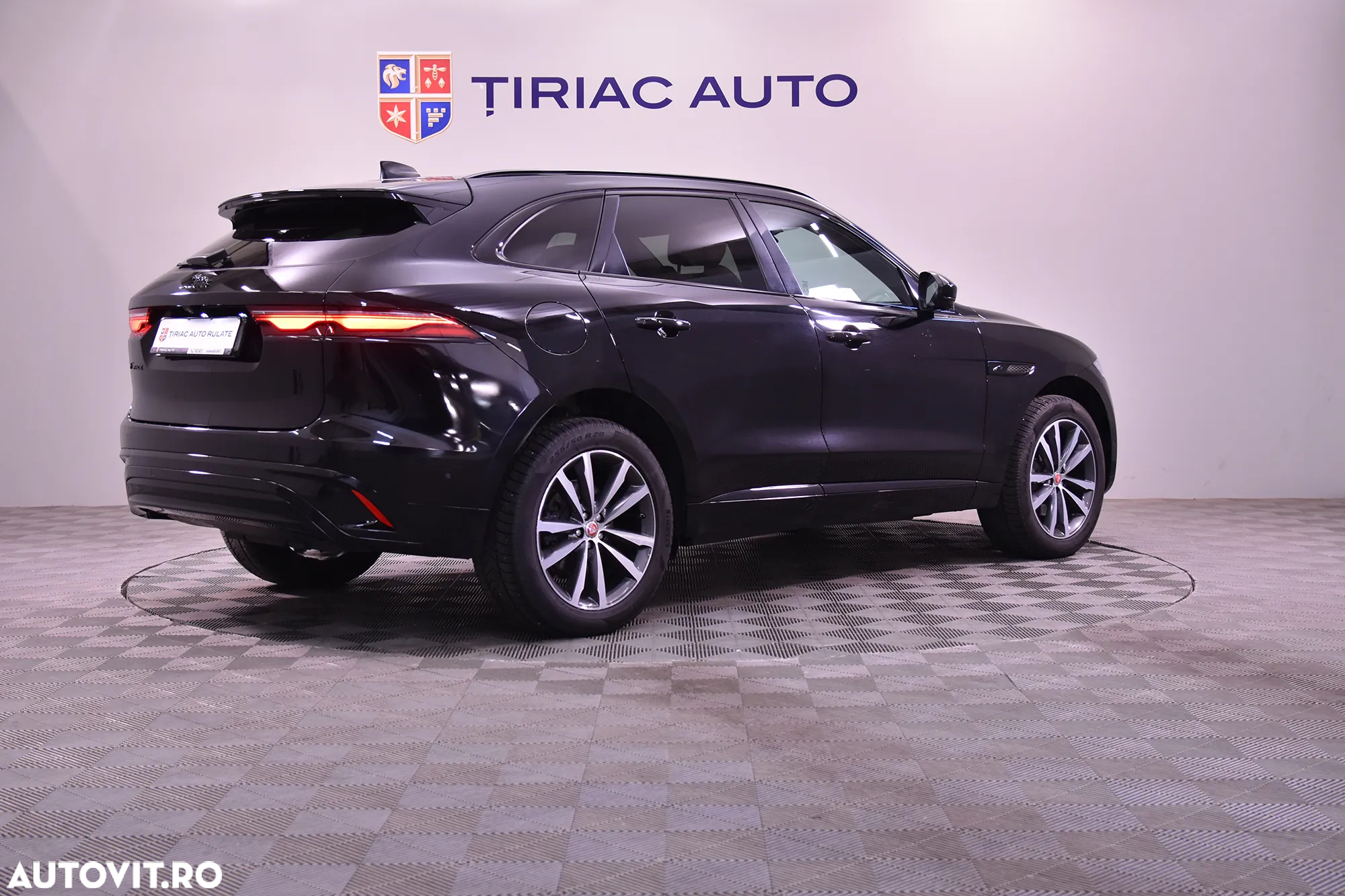 Jaguar F-Pace - 5