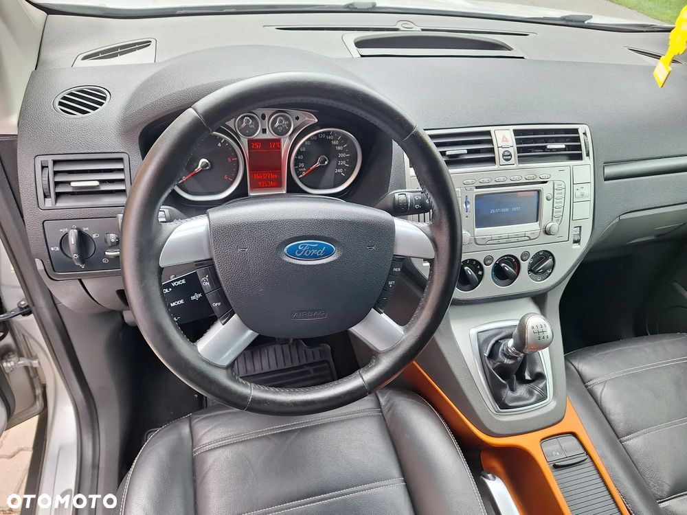 Ford Kuga - 29