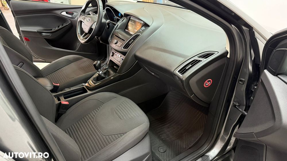 Ford Focus 1.0 EcoBoost Titanium - 8