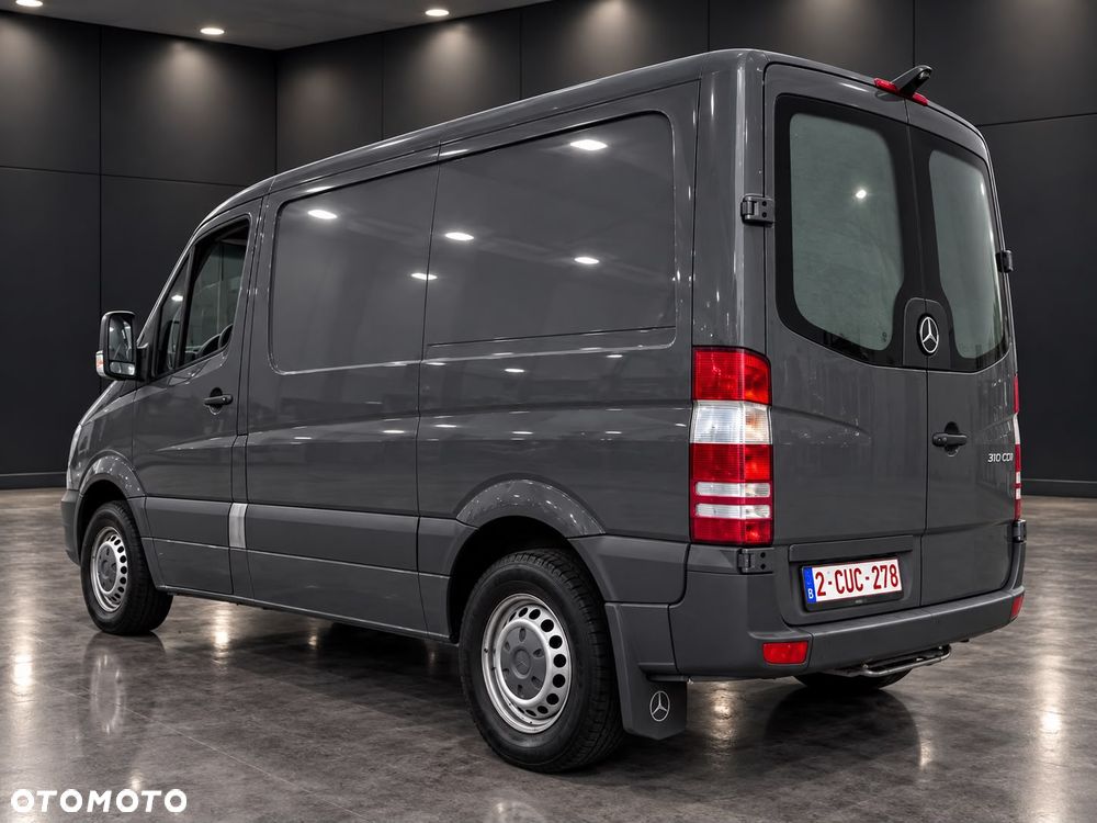 Mercedes-Benz W906 SPRINTER L1H1 - 2