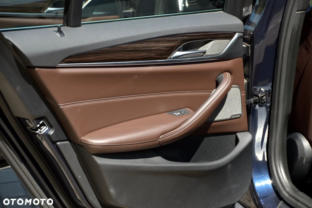 BMW Seria 5 530e iPerformance xDrive Luxury Line - 12