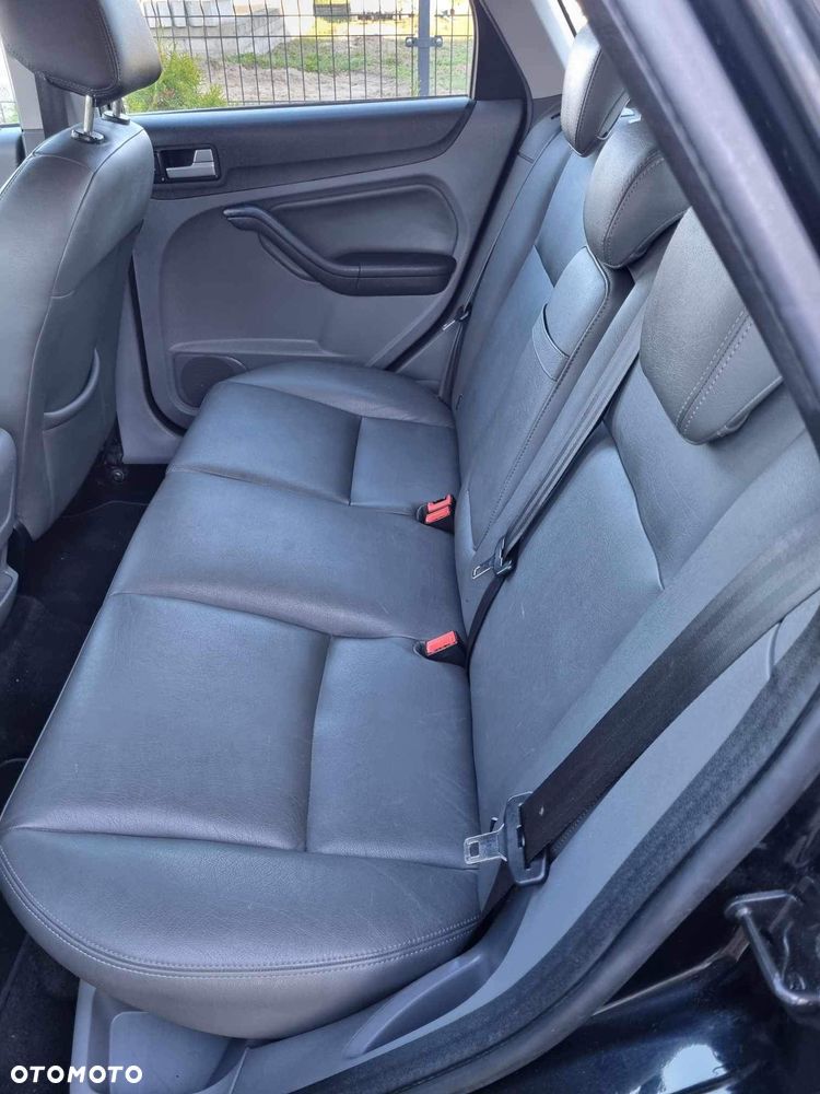 Ford Focus 1.8 Style+ - 12