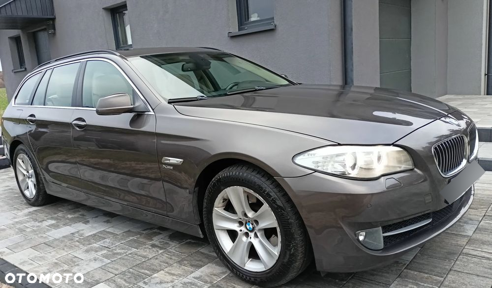 BMW Seria 5 525d xDrive Luxury Line - 7