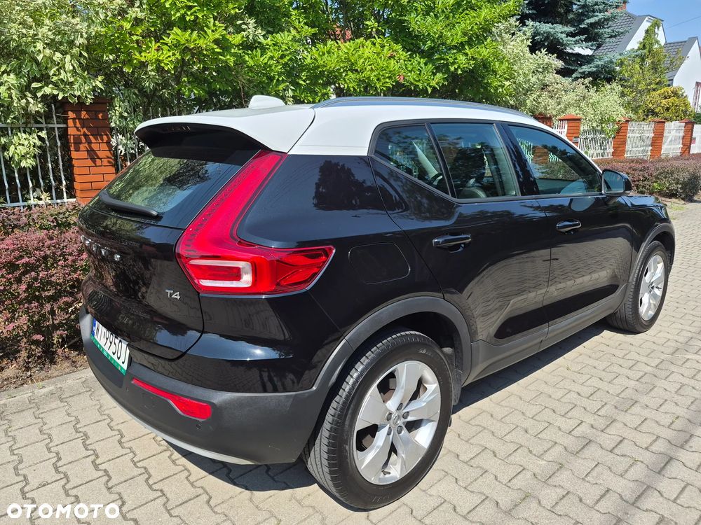 Volvo XC 40 T4 Geartronic Momentum Pro - 3