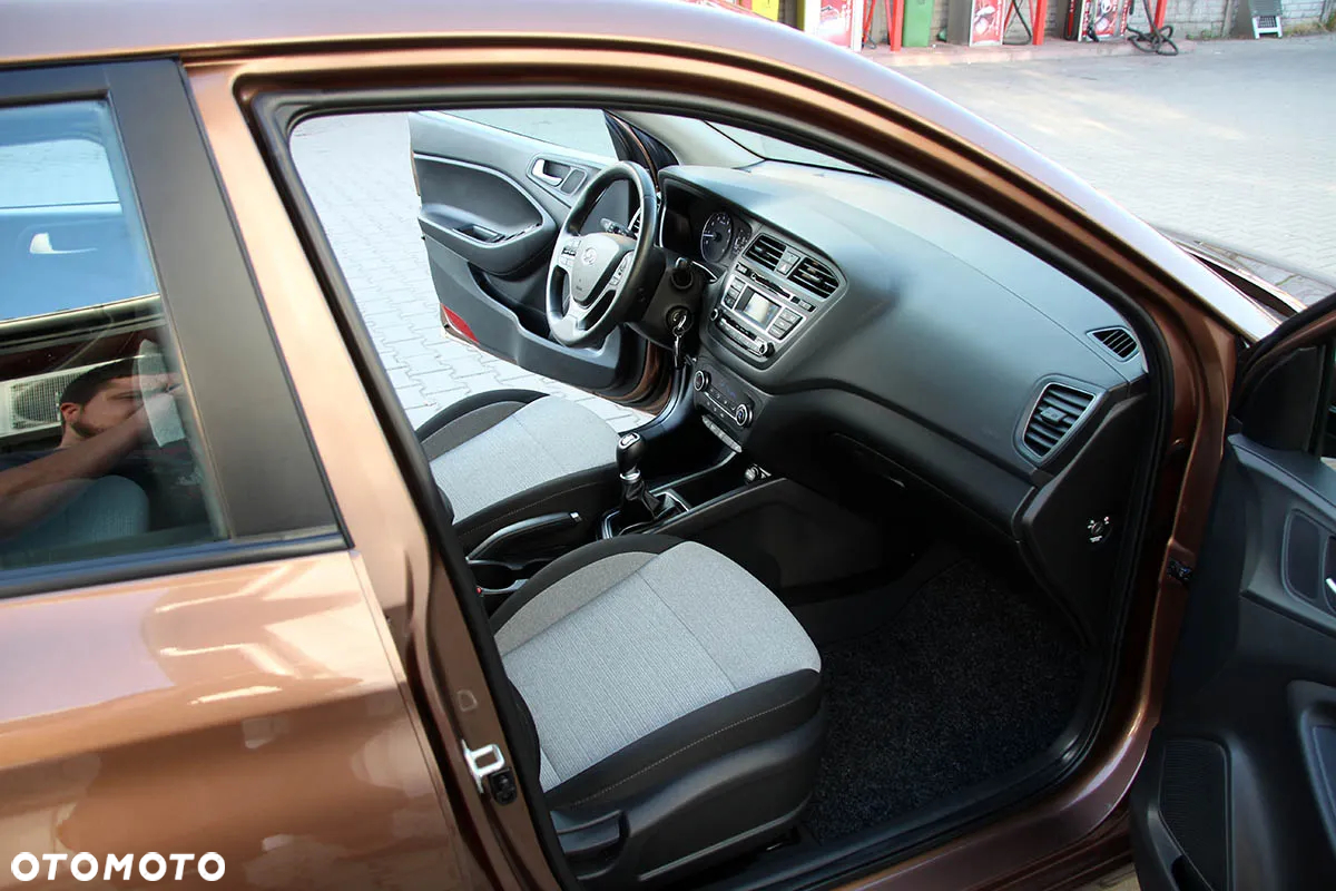 Hyundai i20 1.2 YES Gold - 20