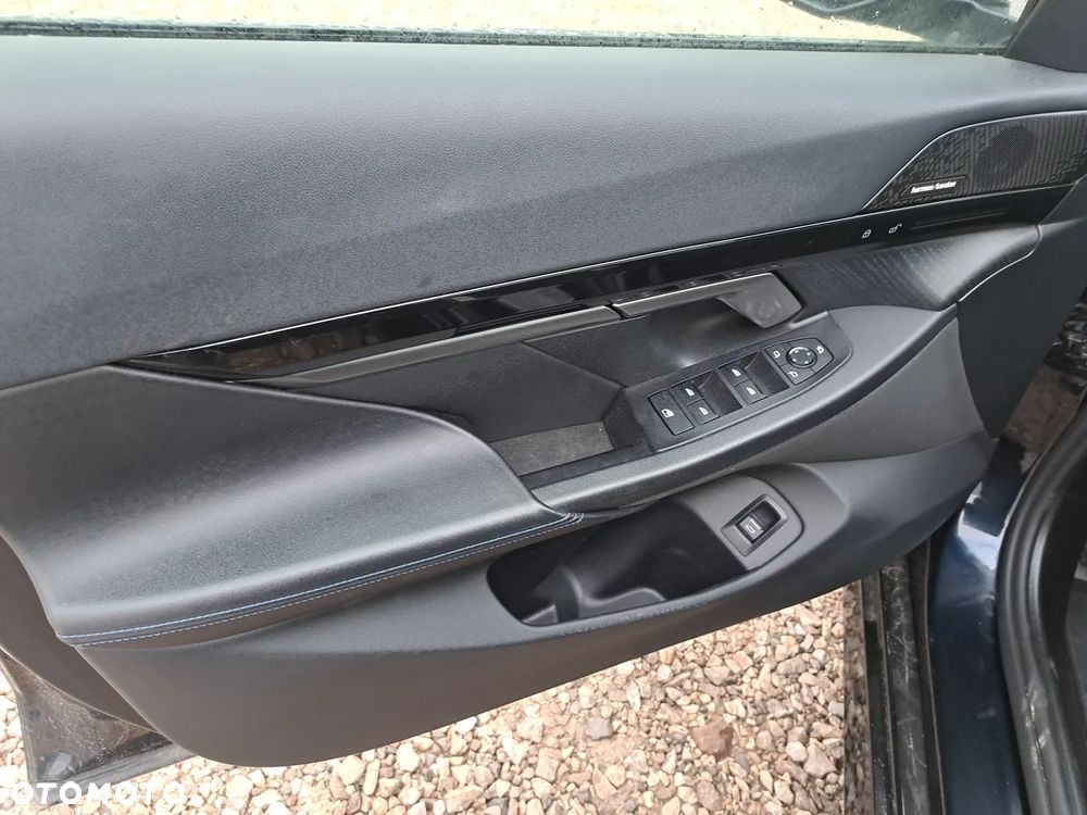 BMW Seria 5 520d xDrive mHEV M Sport - 12