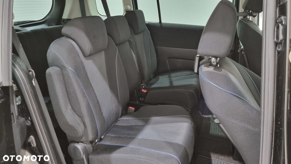 Mazda 5 - 17