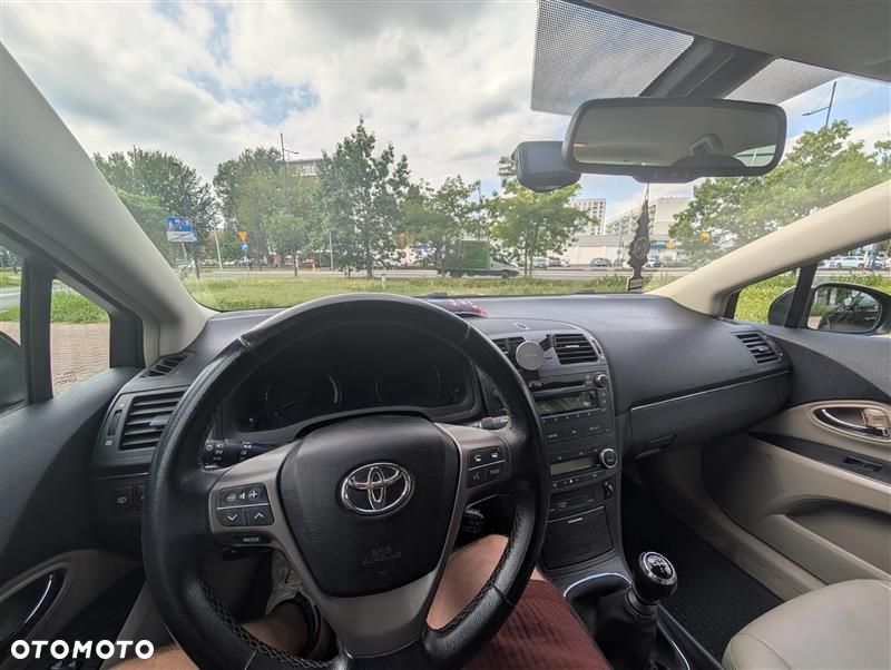 Toyota Avensis - 5