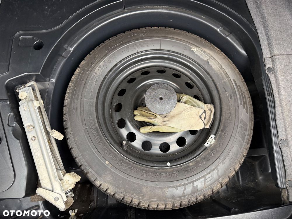 BMW Seria 5 520i - 35