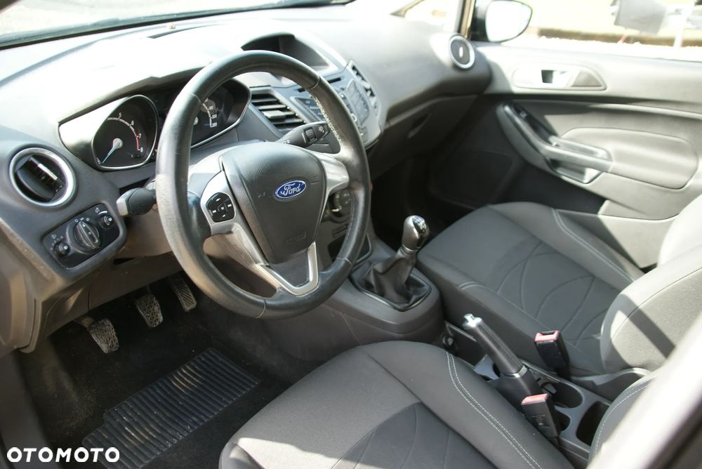 Ford Fiesta - 12
