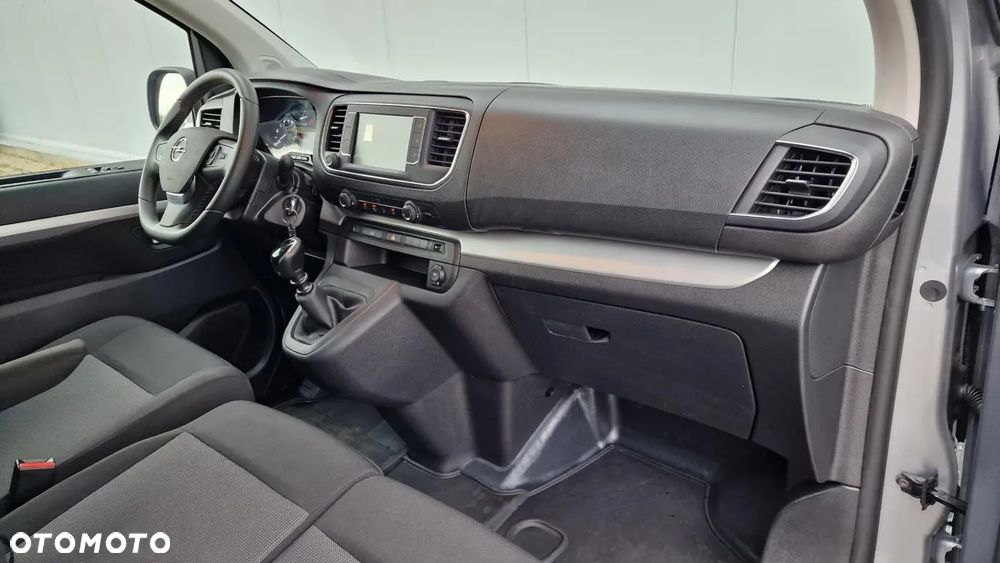 Opel Vivaro Extra Long - 23