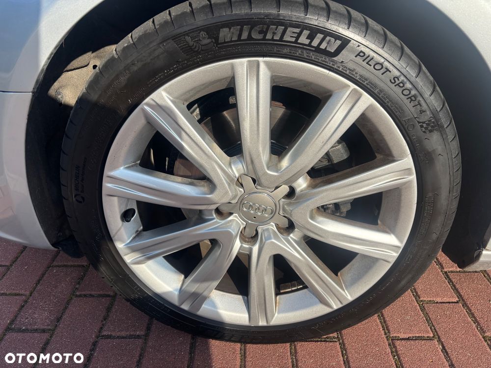 Audi A4 Avant 2.0 TDI - 9