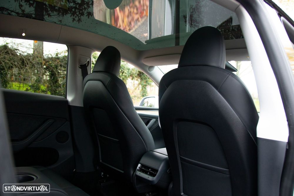 Tesla Model Y RWD - 14