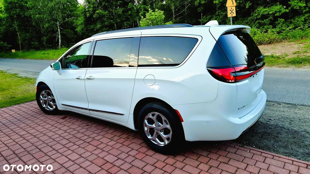 Chrysler Pacifica - 2