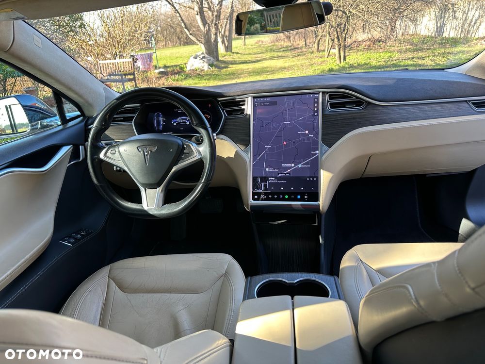 Tesla Model S Performance - 7