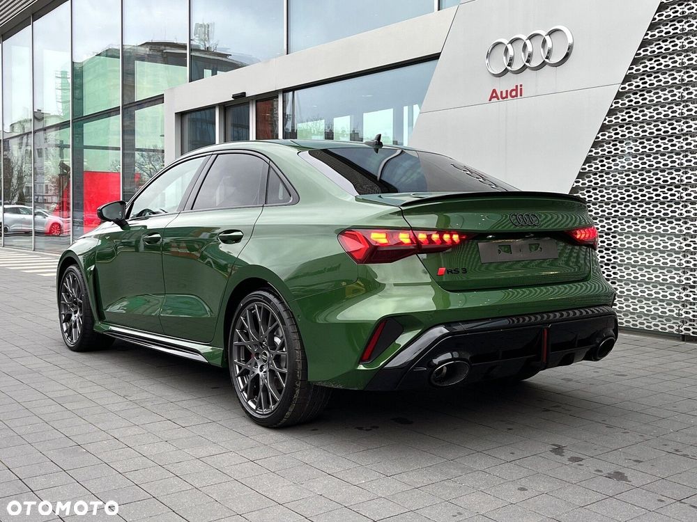 Audi RS3 Limousine - 3